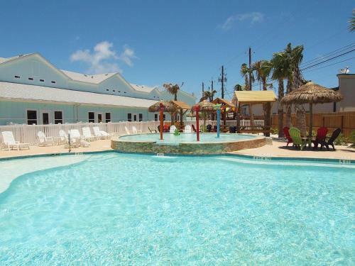 Nemo Cay Resort D140k Poolside By Padre Escapes