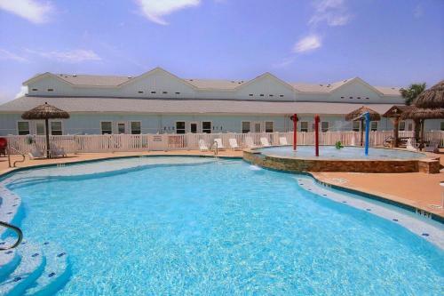 Nemo Cay Resort D140k Poolside By Padre Escapes
