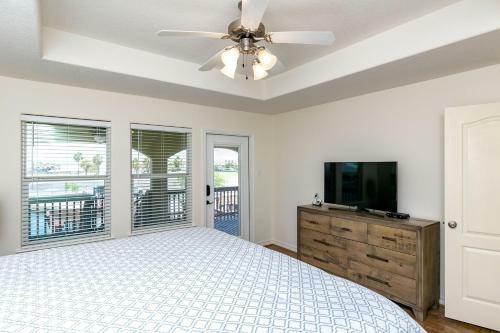 Midnight Bay Retreat Unit A By Padre Escapes