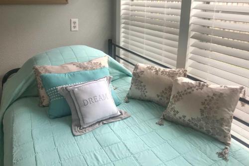 Coastal Escape With Yard - Walk 1 Mile To Texas Aandm!