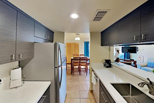 Apartamento Canal-front Condo - Boat Dock, Pool & 3 Kayaks Condo