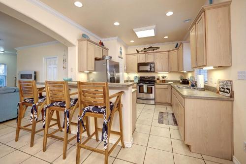 Townhome W/shared Pool, 0.5mi To Whitecap Bch