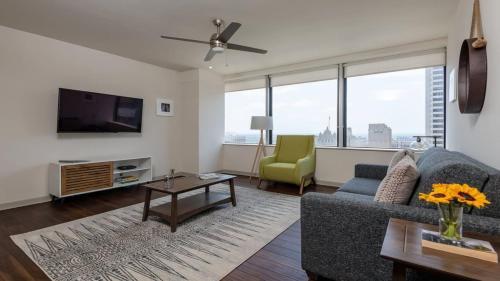 Apartamento Bold 2br 2ba With Sky Pool Cozysuites