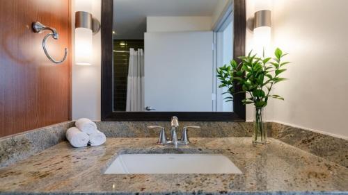 Apartamento Bold 2br 2ba With Sky Pool Cozysuites