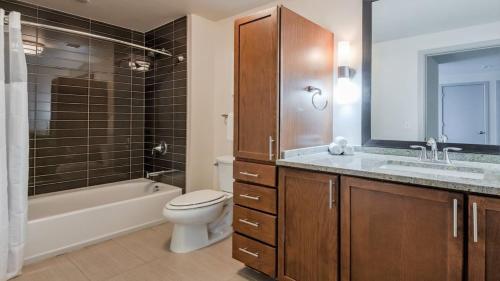 Apartamento Bold 2br 2ba With Sky Pool Cozysuites