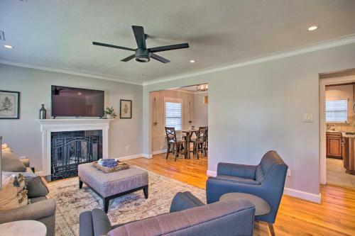 Relaxing Dallas Dwelling - 4 Mi To Downtown!