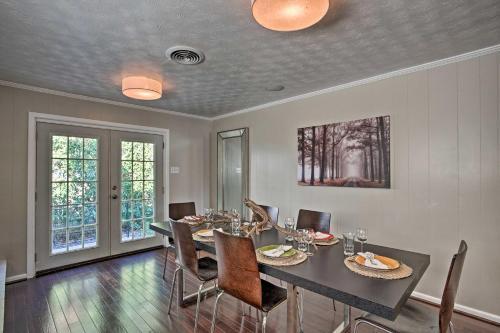 Charming Dallas-area Gem With Private Courtyard