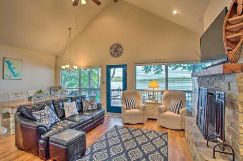 Cedar Creek Lake Home Base Dock And Fire Pit!