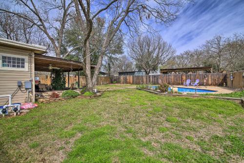 Poolside Oasis 1 Mile To Downtown Fredericksburg!