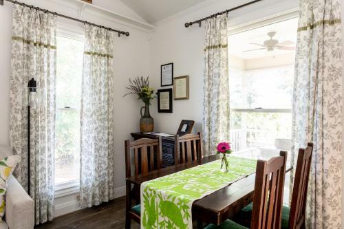 Creek Street Cottage