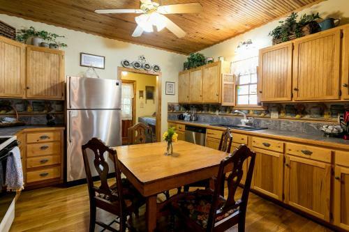 Crepe Myrtle Cottage