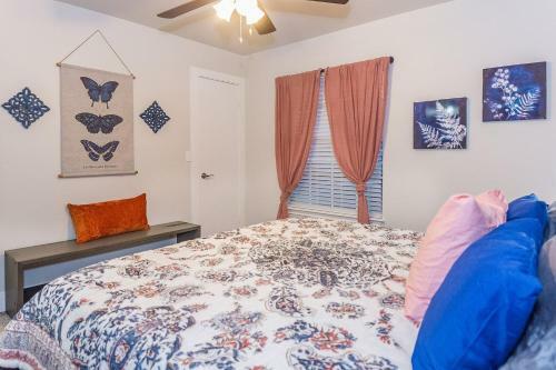 Fredericksburg Fun Three Apts
