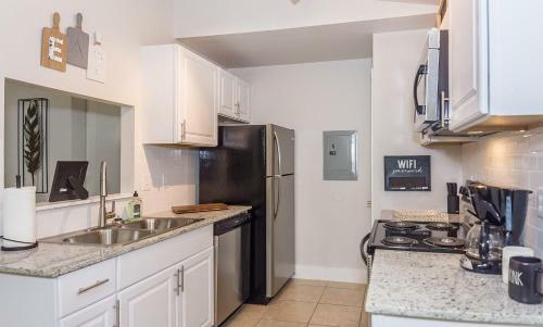Fredericksburg Fun Three Apts