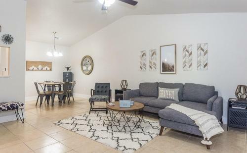 Fredericksburg Fun All 4 Units Apts
