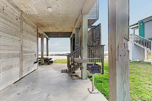 Exquisite Gulf-front Home With Steps To Beach Home