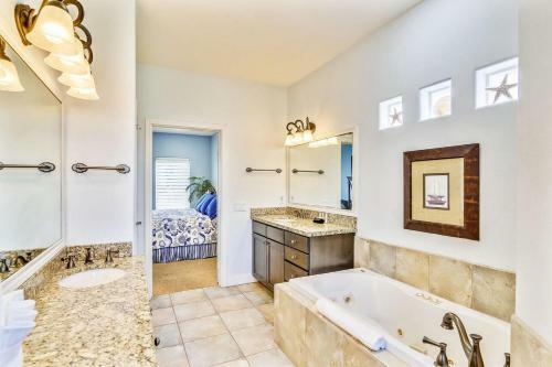 Kathie's Beachfront Kottage By Ryson Vacation Rentals