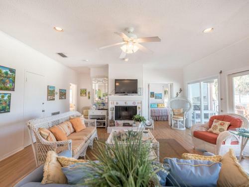 Casa Rosa West By Ryson Vacation Rentals