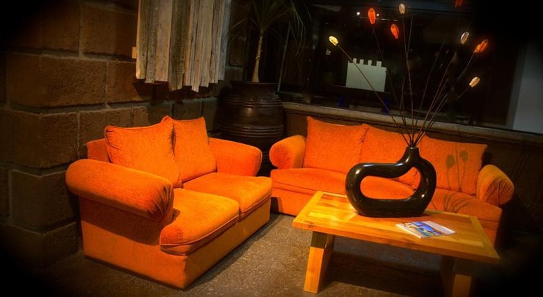 Aztic Hotel And Executive Suites