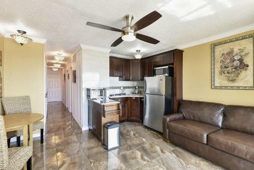 Casa Del Mar Beachfront By Ryson Vacation Rentals