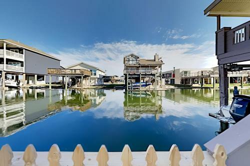 Exceptional Vacation Home In Jamaica Beach Home