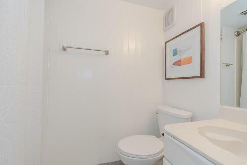 Available Mardi Gras , Updated Beachfront Condo