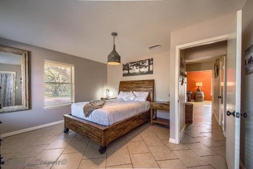 Hill Country Getaway Br 2230b Home