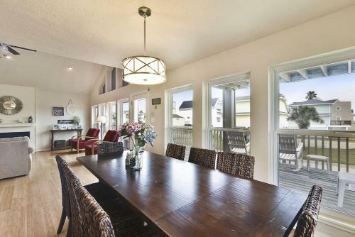 All Decked Out By Ryson Vacation Rentals
