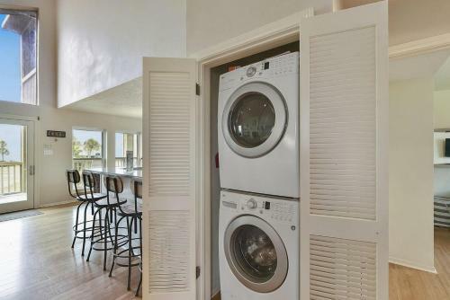 All Decked Out By Ryson Vacation Rentals