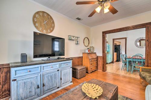 Galveston Blue Bungalow - Walk To Beach!
