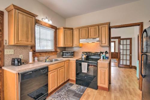 Galveston Blue Bungalow - Walk To Beach!
