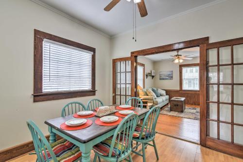 Galveston Blue Bungalow - Walk To Beach!