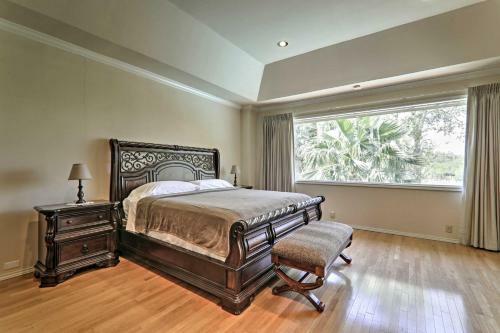 Lakefront Harlingen Home With Pool, Yard And Pool Table