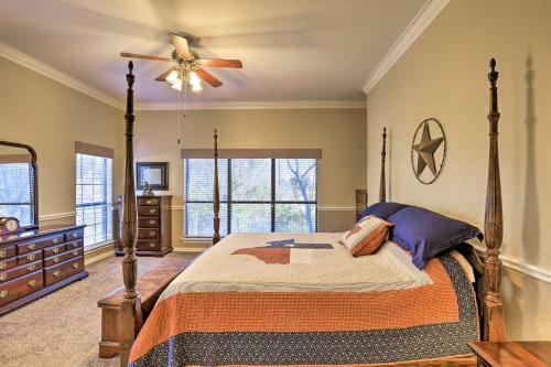 Waterfront Granbury Home With 3 Decks And Lake Access!