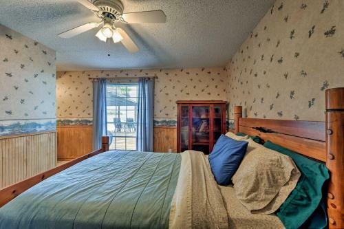 Cedar Creek Lakefront Home With Dock And Game Room!