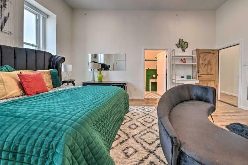 Apartamento Chic Oz Condo With Balcony On Granbury Square!