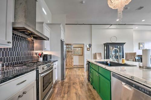 Apartamento Chic Oz Condo With Balcony On Granbury Square!