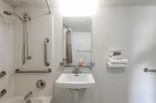 Oyo Hotel Houston Katy Freeway