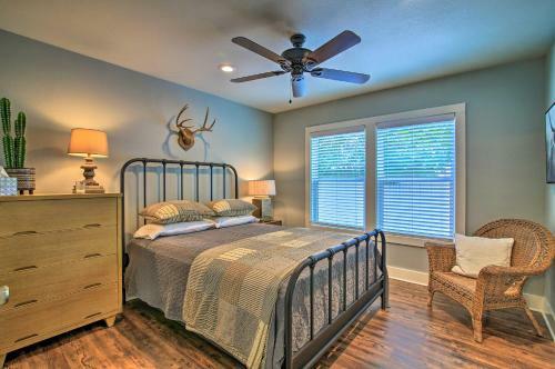 Kerrville Cottage With Rustic Charm And Backyard!