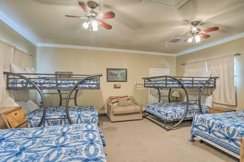 Lake Travis Home Situated On Arkansas Bend Park!