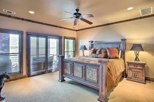 Spacious Cedar Creek Lake Home With Deck And Dock!
