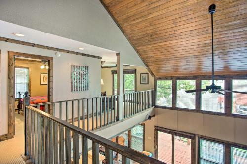 Spacious Cedar Creek Lake Home With Deck And Dock!