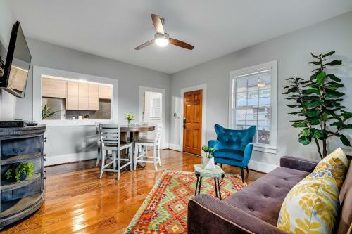 Downtown Marble Falls Boutique House
