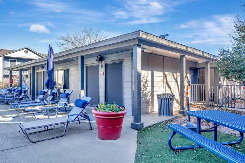 Quaint 1br Midland Getaway And Private Balcony