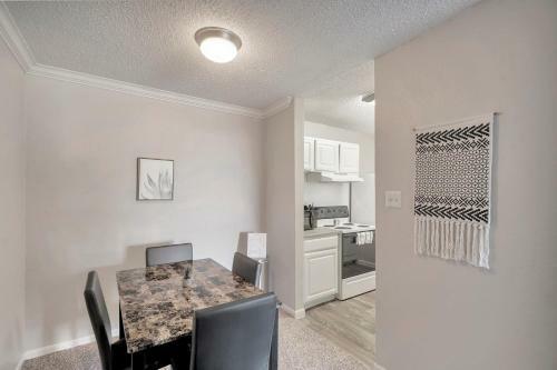 Quaint 1br Midland Getaway And Private Balcony