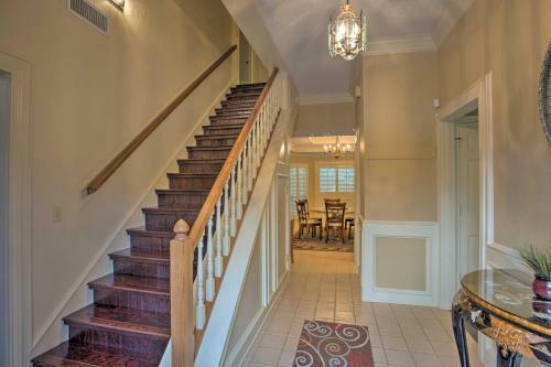 Family-friendly Home With Pool Table And Grill!