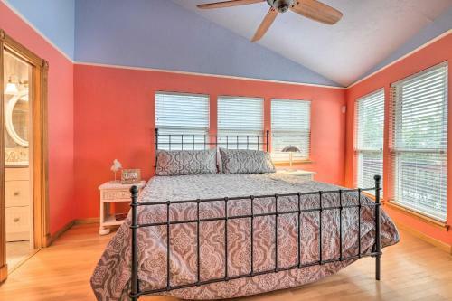 Lakefront Montgomery Home With Porch And Dock!