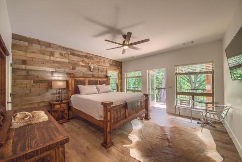 Guadalupe Lodge Rr 7806 Home