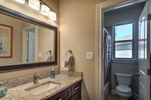 Charming Point Venture Retreat, Lake Travis Access