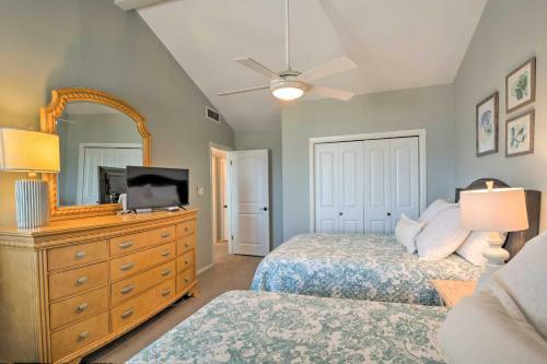 Waterfront Lake Travis Home With Pool Access!