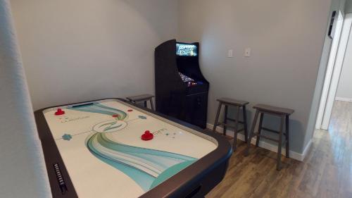 Twisted Pelican Townhouse